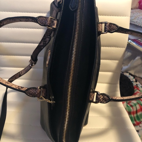 Coach satchel - Picture 5 of 6